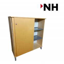 Ντουλάπι με δυο συρόμενες πόρτες Kinnarps χρώματος σημύδα